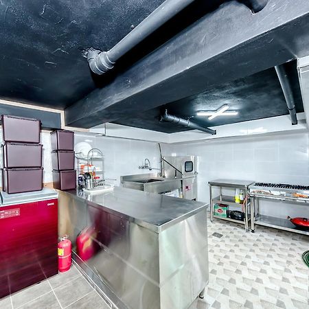 Jeju Skyhill Pension Согвипхо Экстерьер фото