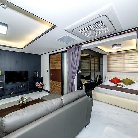 Jeju Skyhill Pension Согвипхо Экстерьер фото