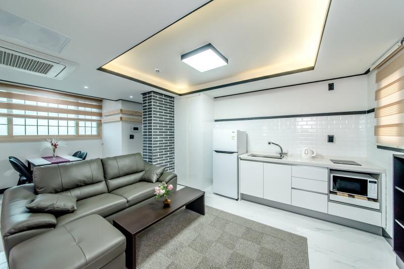 Jeju Skyhill Pension Согвипхо Экстерьер фото