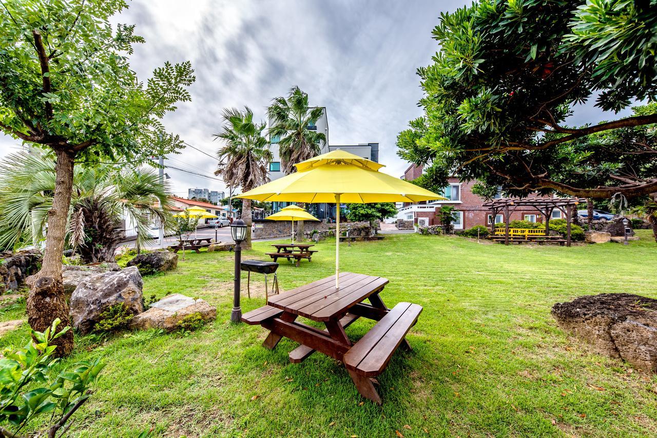 Jeju Skyhill Pension Согвипхо Экстерьер фото