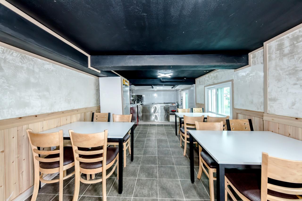 Jeju Skyhill Pension Согвипхо Экстерьер фото